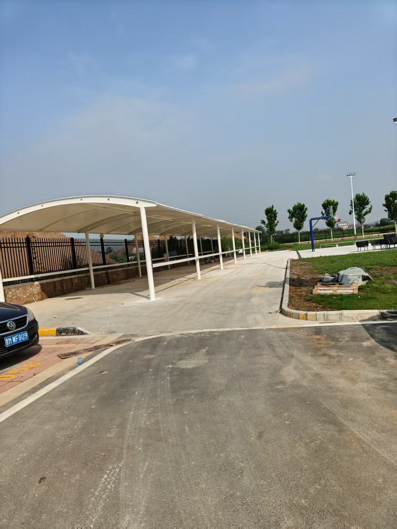 虹口膜结构雨棚案例