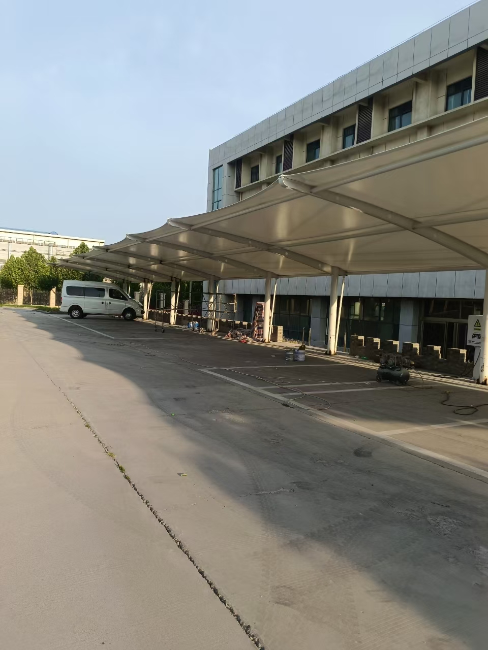 双侧充电桩膜棚