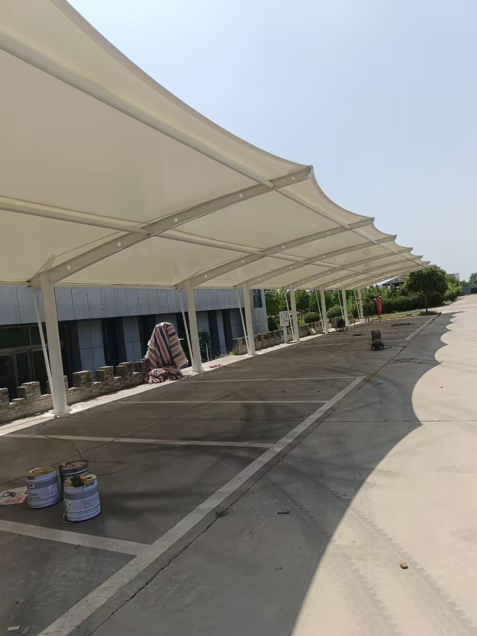 双侧充电桩膜棚