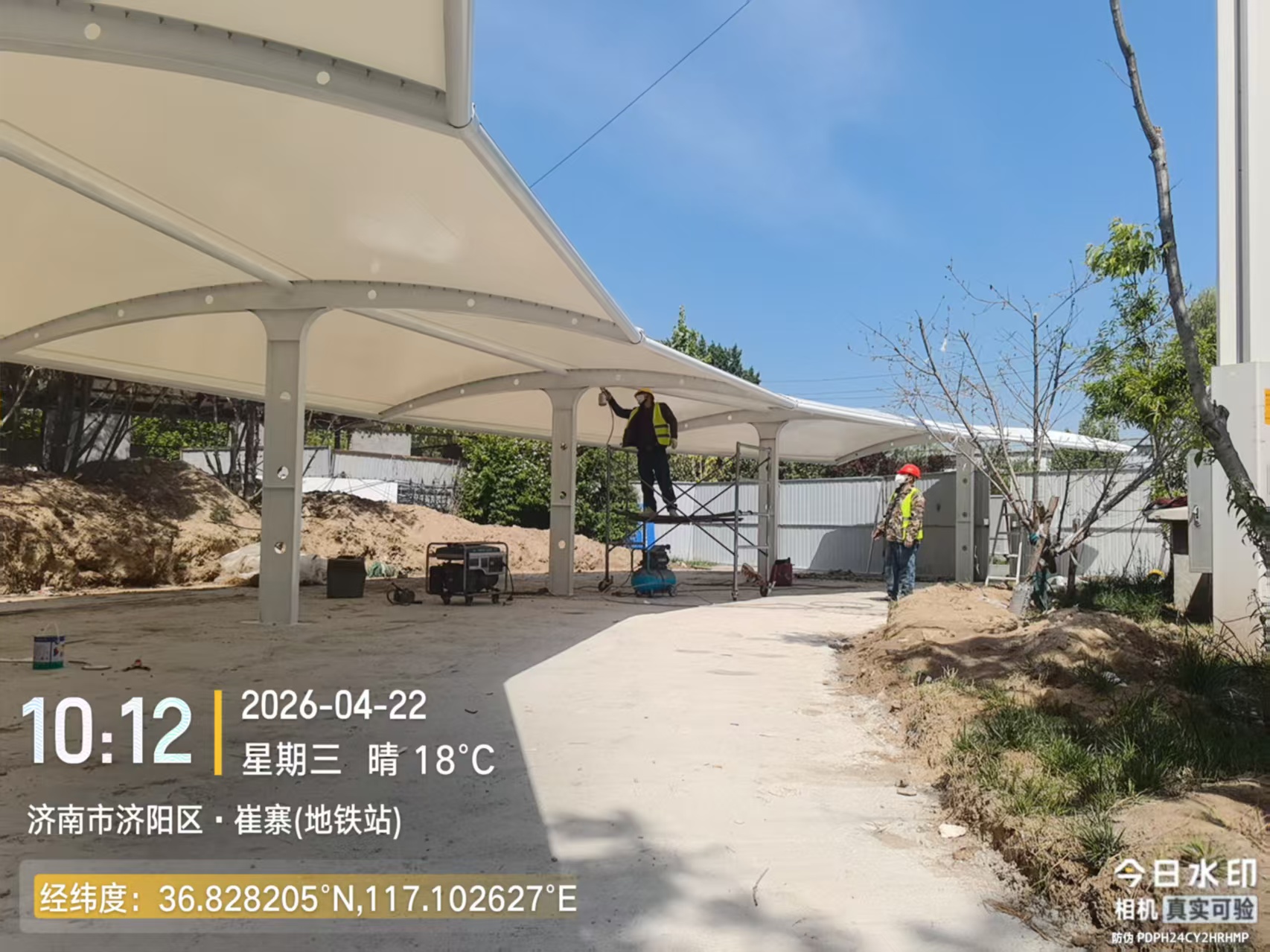钢膜结构电动车棚